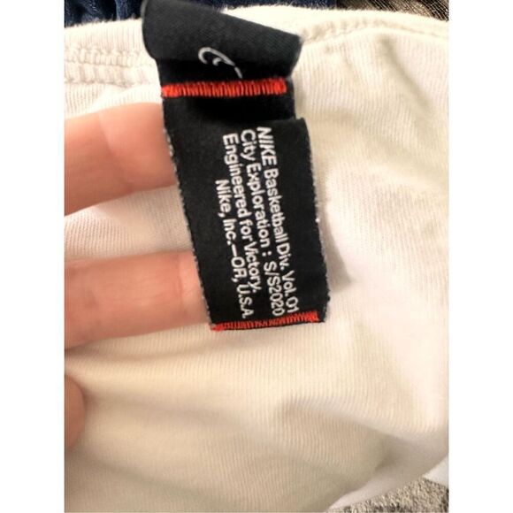 Nike Exploration Series Basketball Long Sleeve Tee Cartoon Arms size medium - Picture 7 of 9